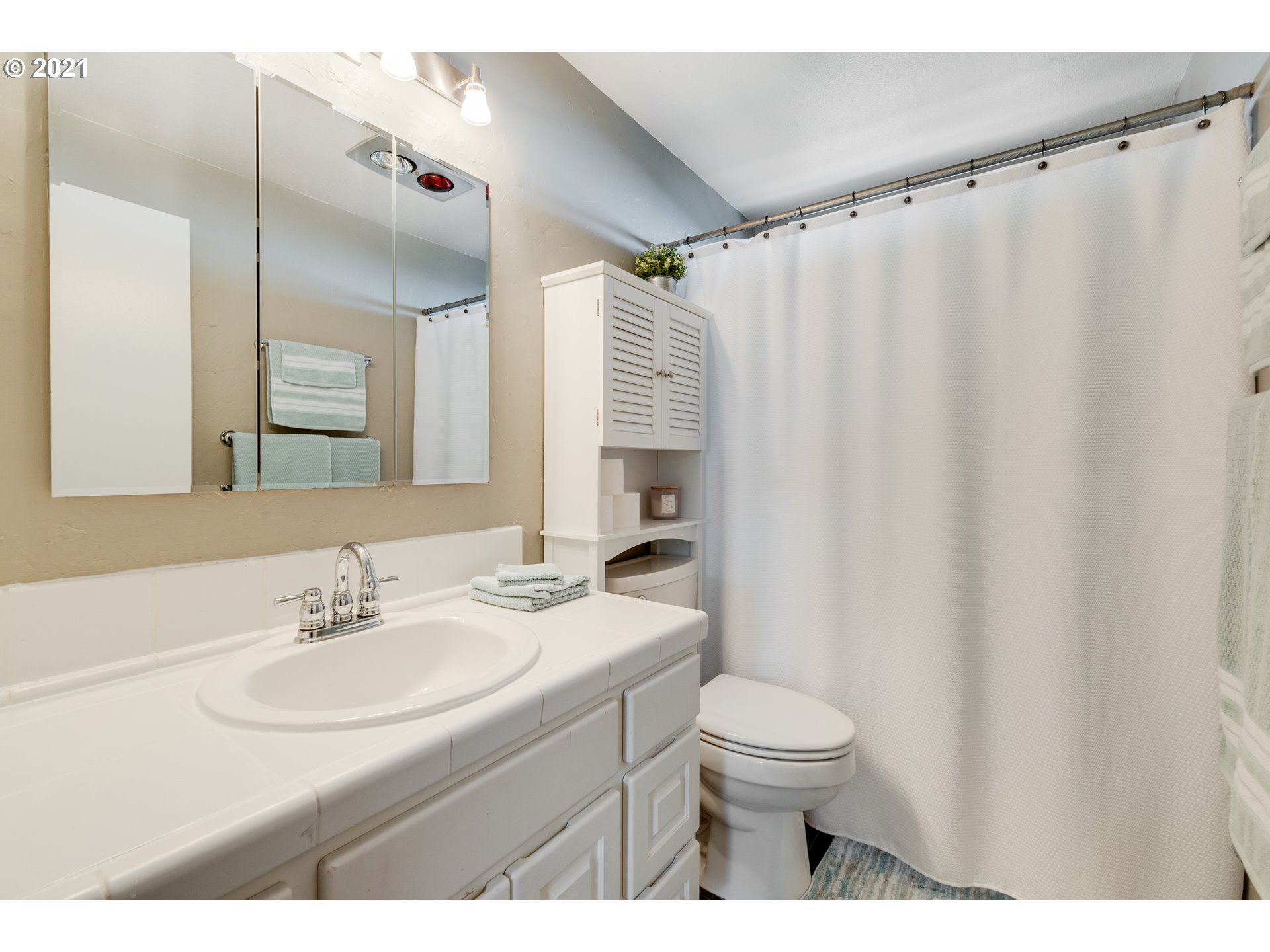 2849 Southwest Spring Garden Street Portland, OR 97219 - Photo 10 of 29 Gallery Image 10