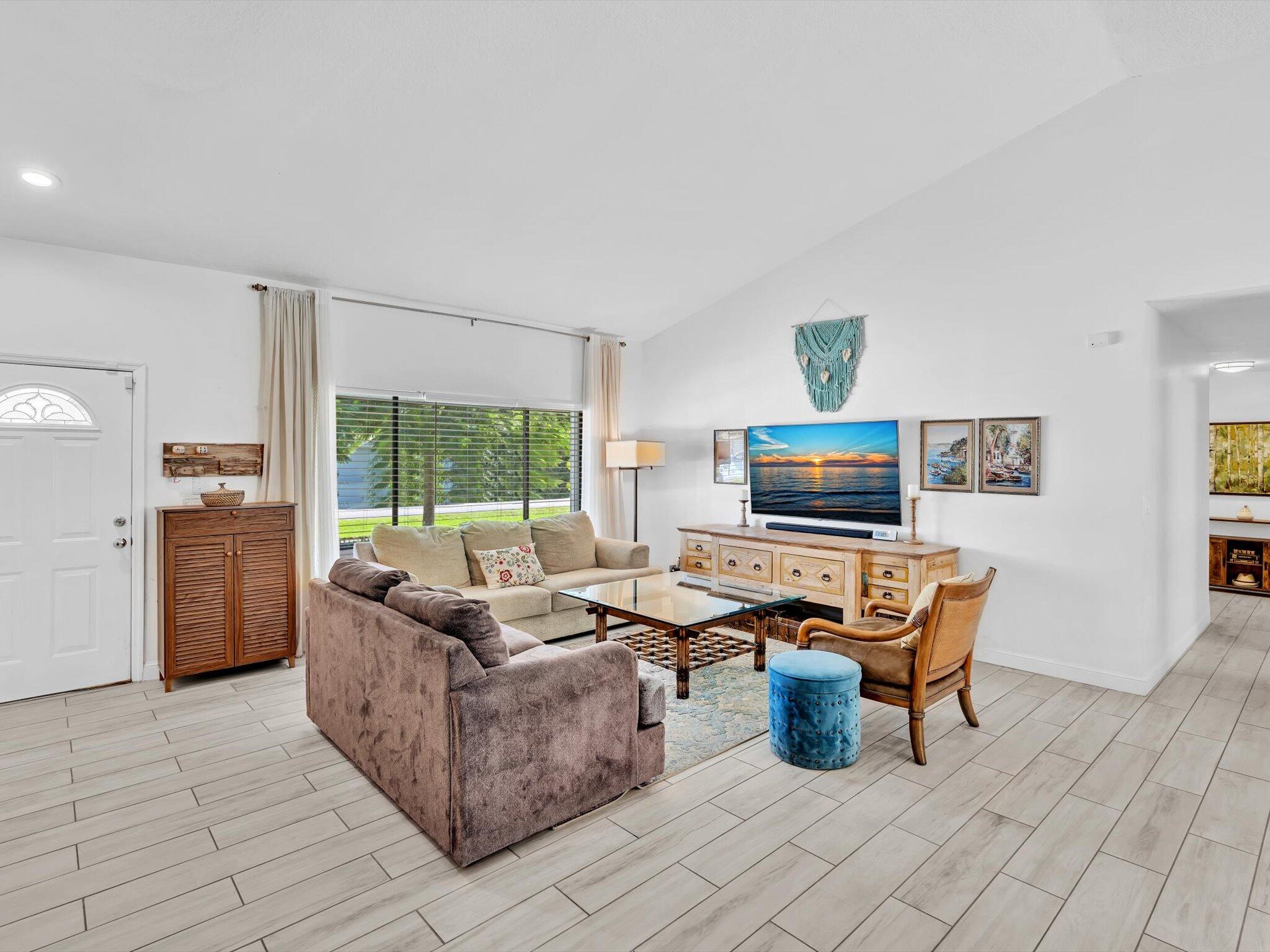 4998 Covey Trail Boca Raton, FL 33487 - Photo 6 of 28 Living Room2