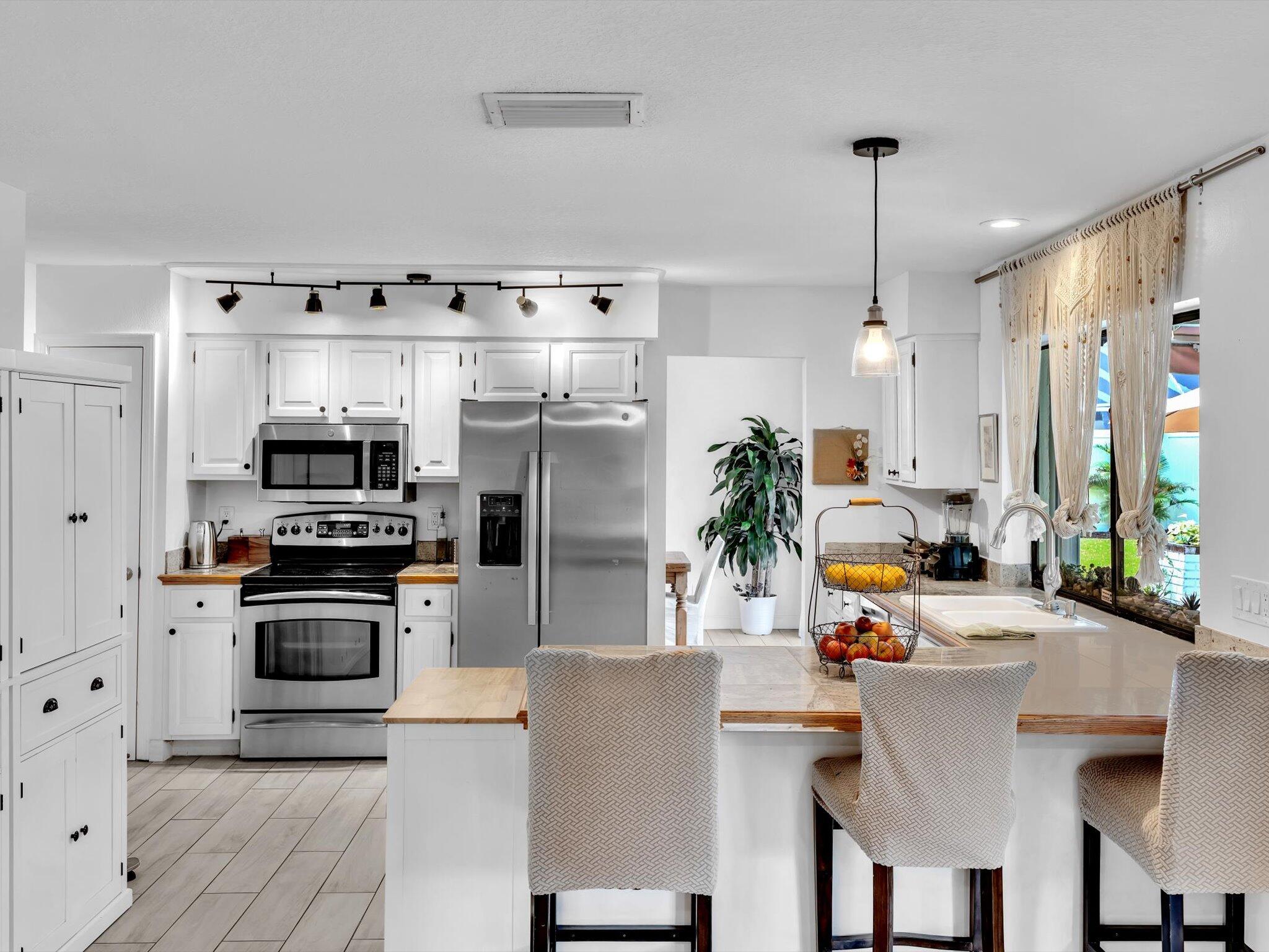 4998 Covey Trail Boca Raton, FL 33487 - Photo 7 of 28 Kitchen 2