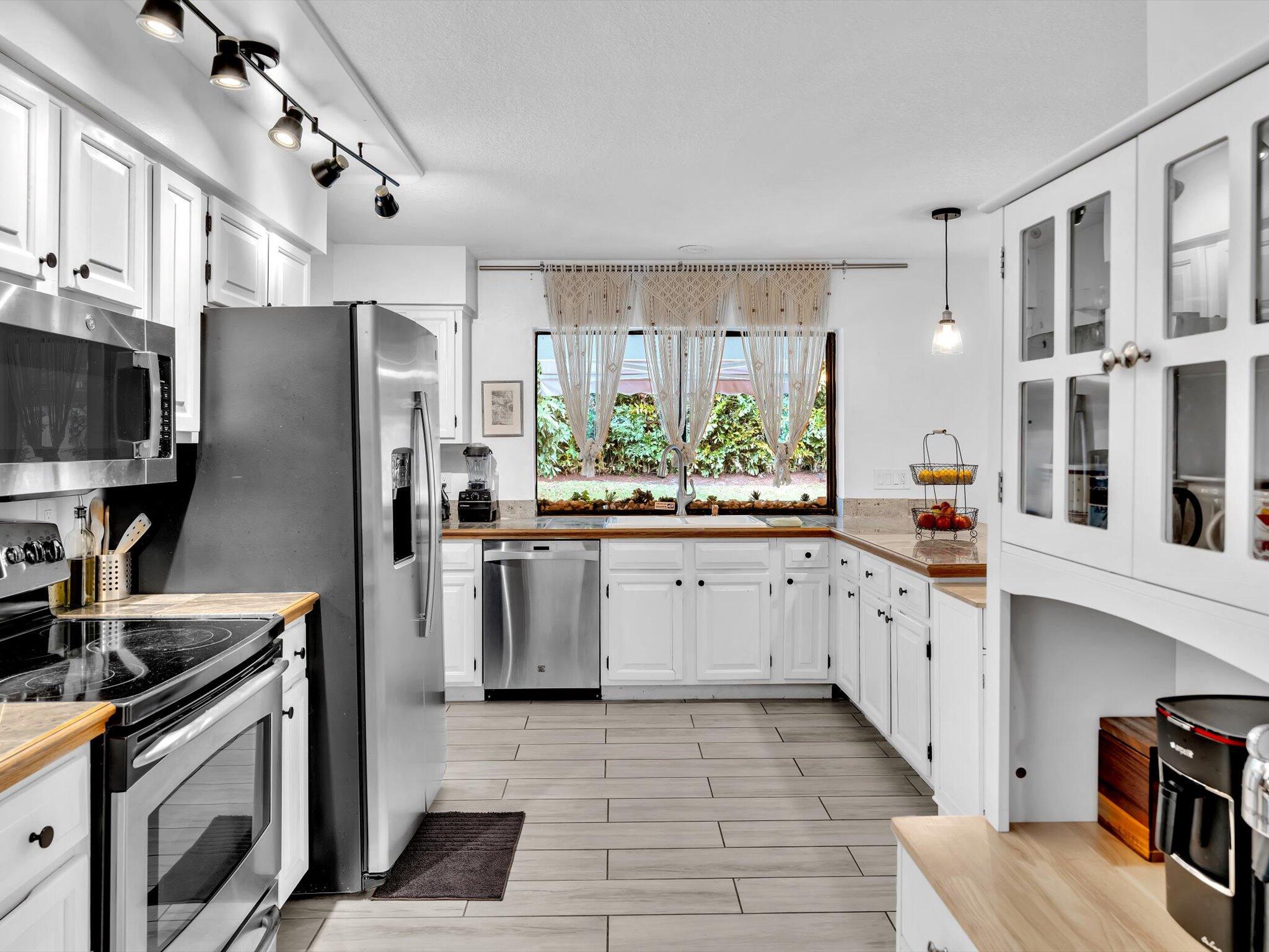 4998 Covey Trail Boca Raton, FL 33487 - Photo 8 of 28 Kitchen2