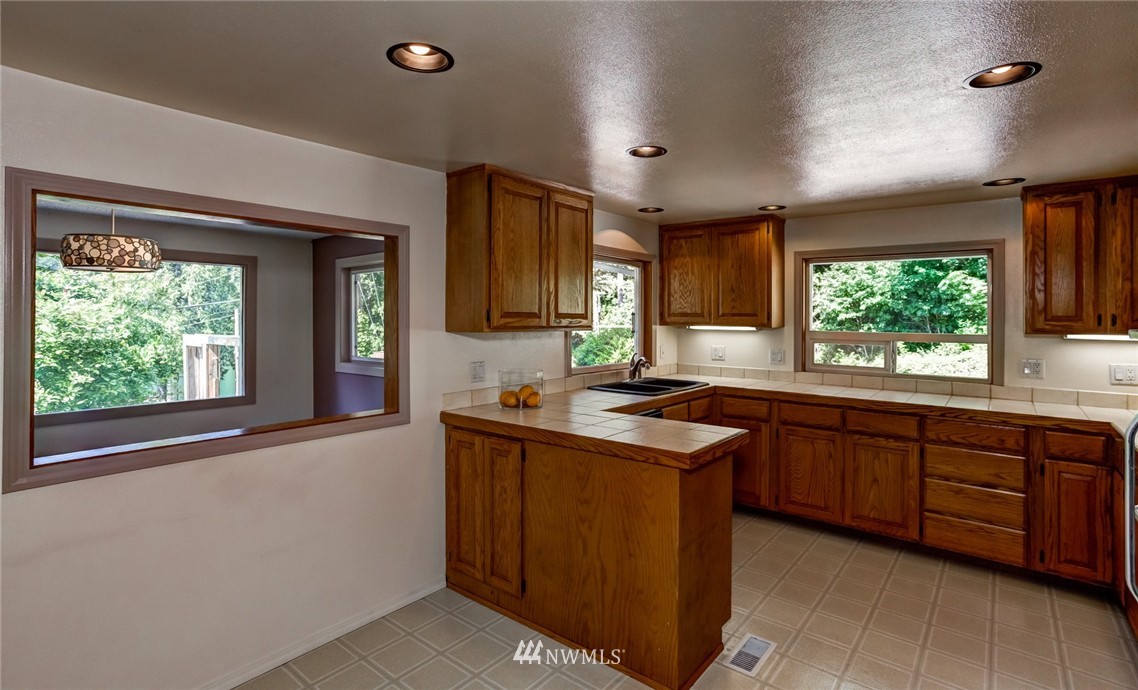 1447 Roy Road Bellingham, WA 98229 - Photo 15 of 25 Gallery Image 15