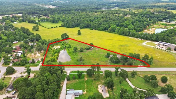 $850,000 | 13210 Farm-To-Market 2432, Willis, TX 77378