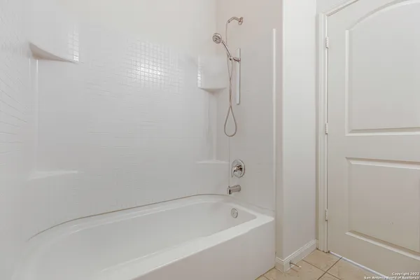 $1,750 | 7810 Creekshore Cove, San Antonio, TX 78254