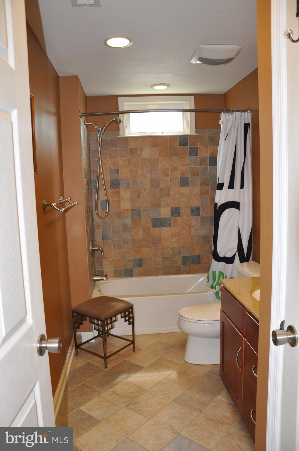 3044 Fairland Road Silver Spring, MD 20904 - Photo 23 of 30 Bath