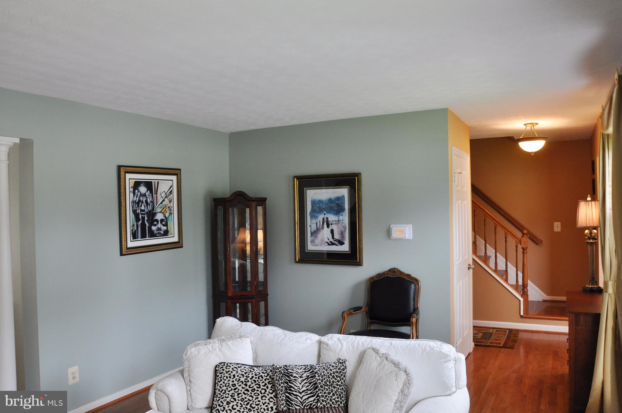 3044 Fairland Road Silver Spring, MD 20904 - Photo 5 of 30 Living Room