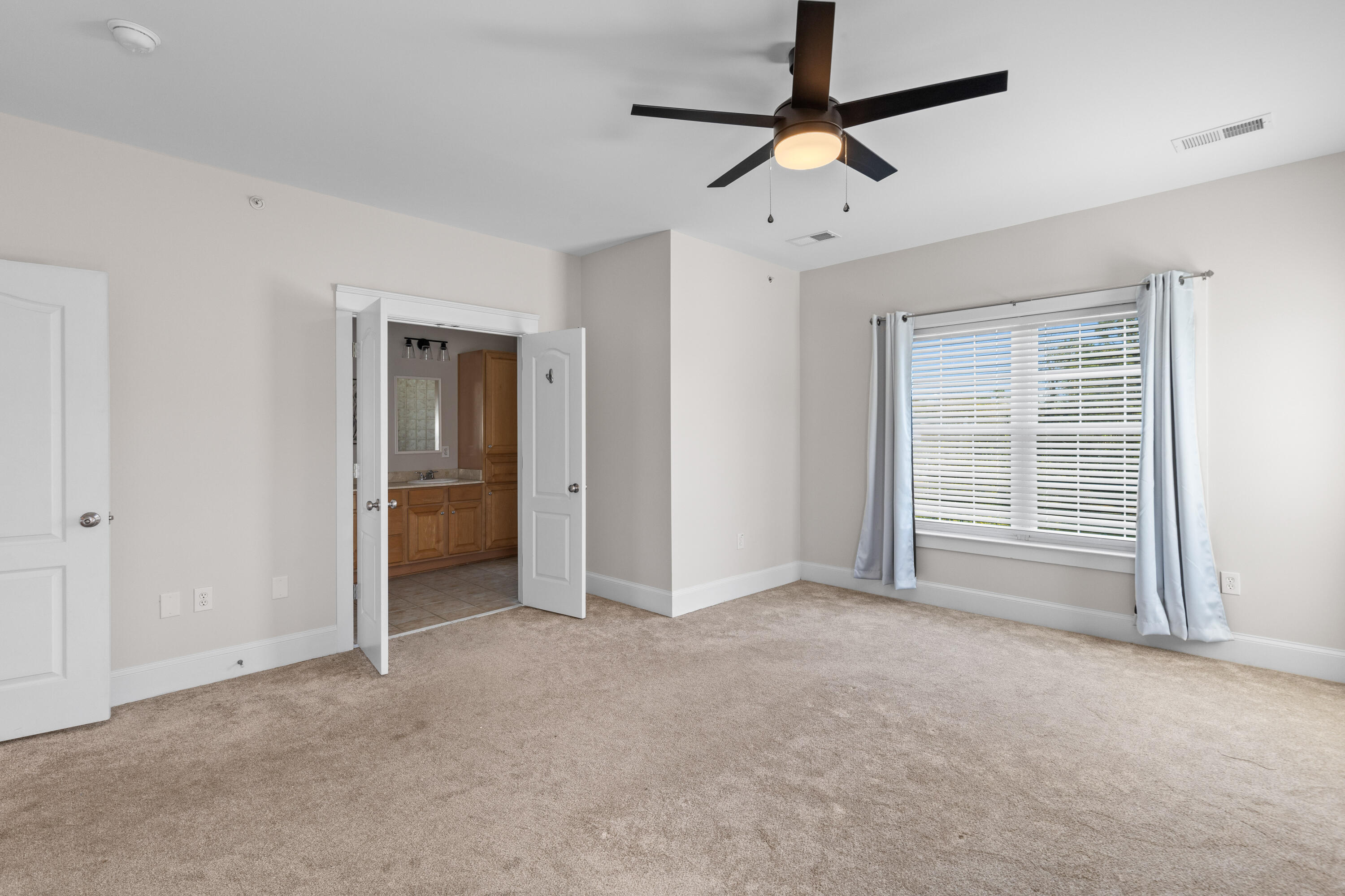 128 Summers Creek Court, Unit 1094 Mount Pleasant, SC 29464 - Photo 19 of 27 1G1A1834