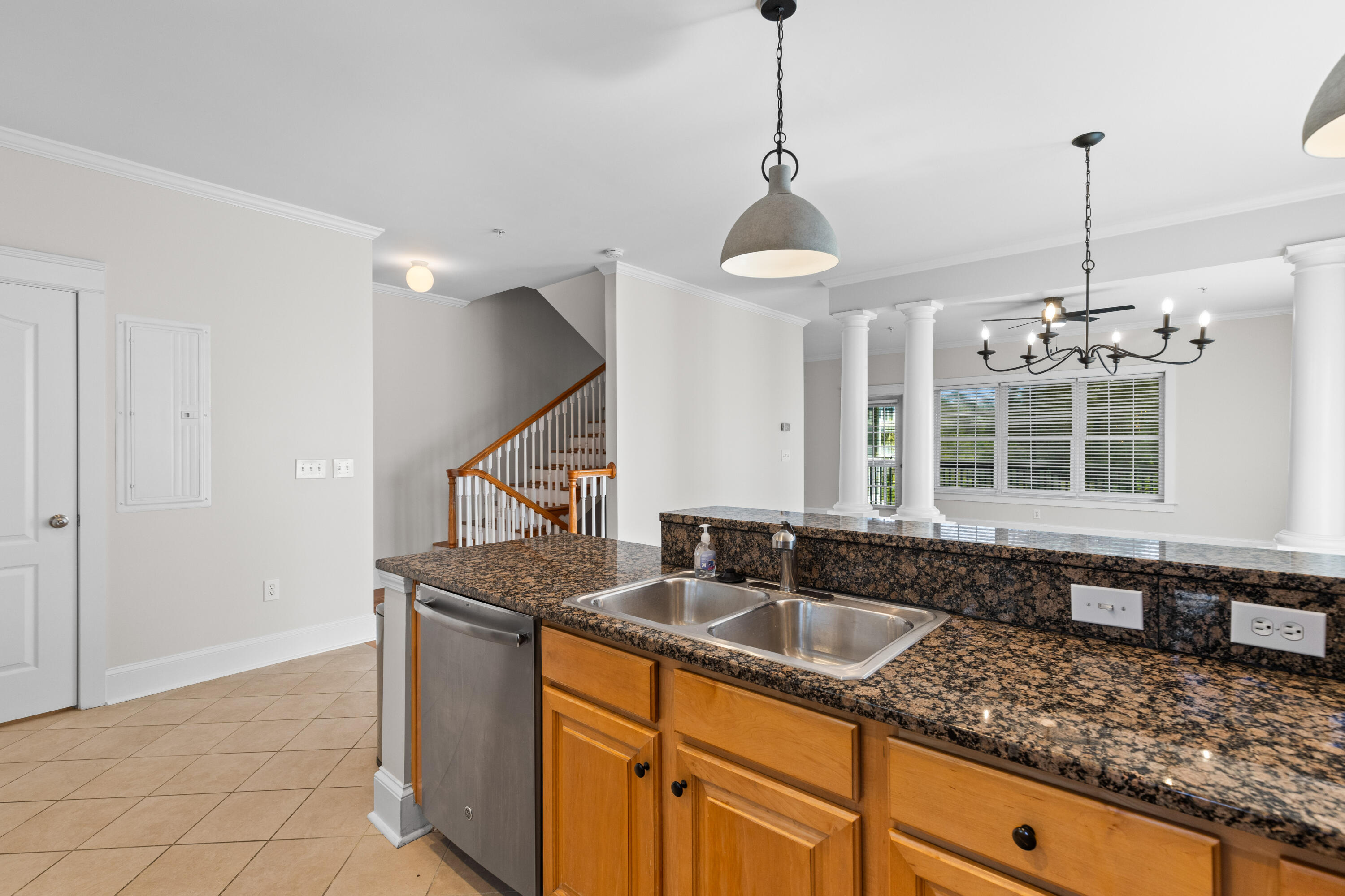 128 Summers Creek Court, Unit 1094 Mount Pleasant, SC 29464 - Photo 4 of 27 1G1A1759