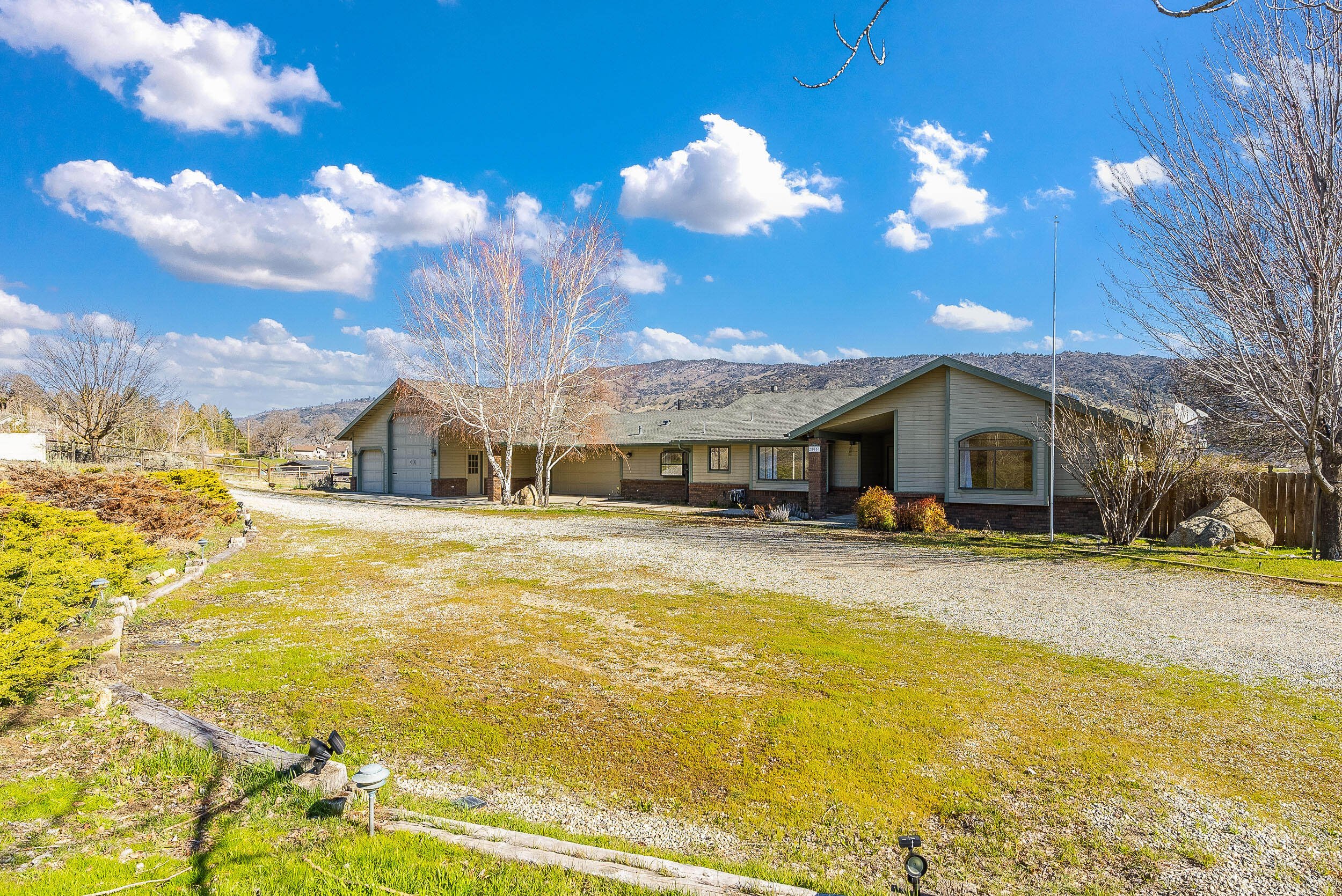 28061 Cumberland Road Tehachapi, CA 93561 - Photo 2 of 48 Cumberland-04