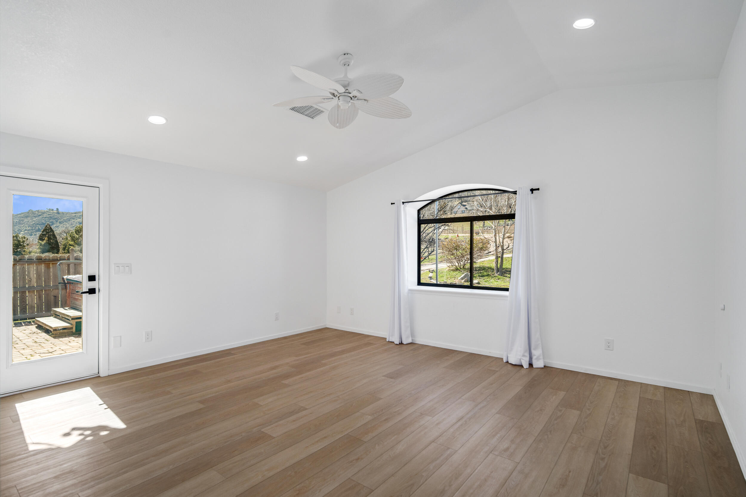 28061 Cumberland Road Tehachapi, CA 93561 - Photo 25 of 48 Cumberland-21