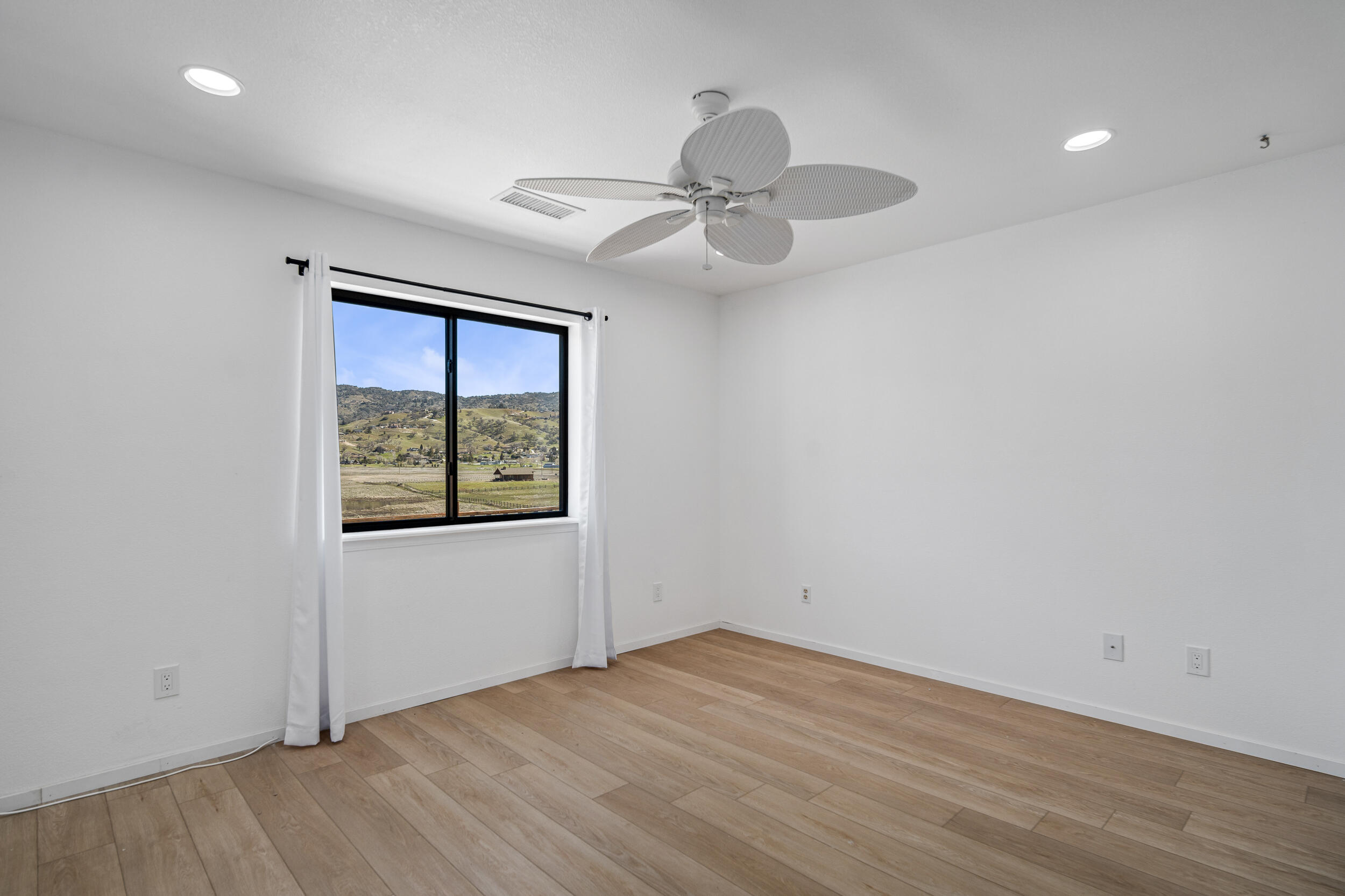 28061 Cumberland Road Tehachapi, CA 93561 - Photo 32 of 48 Cumberland-29