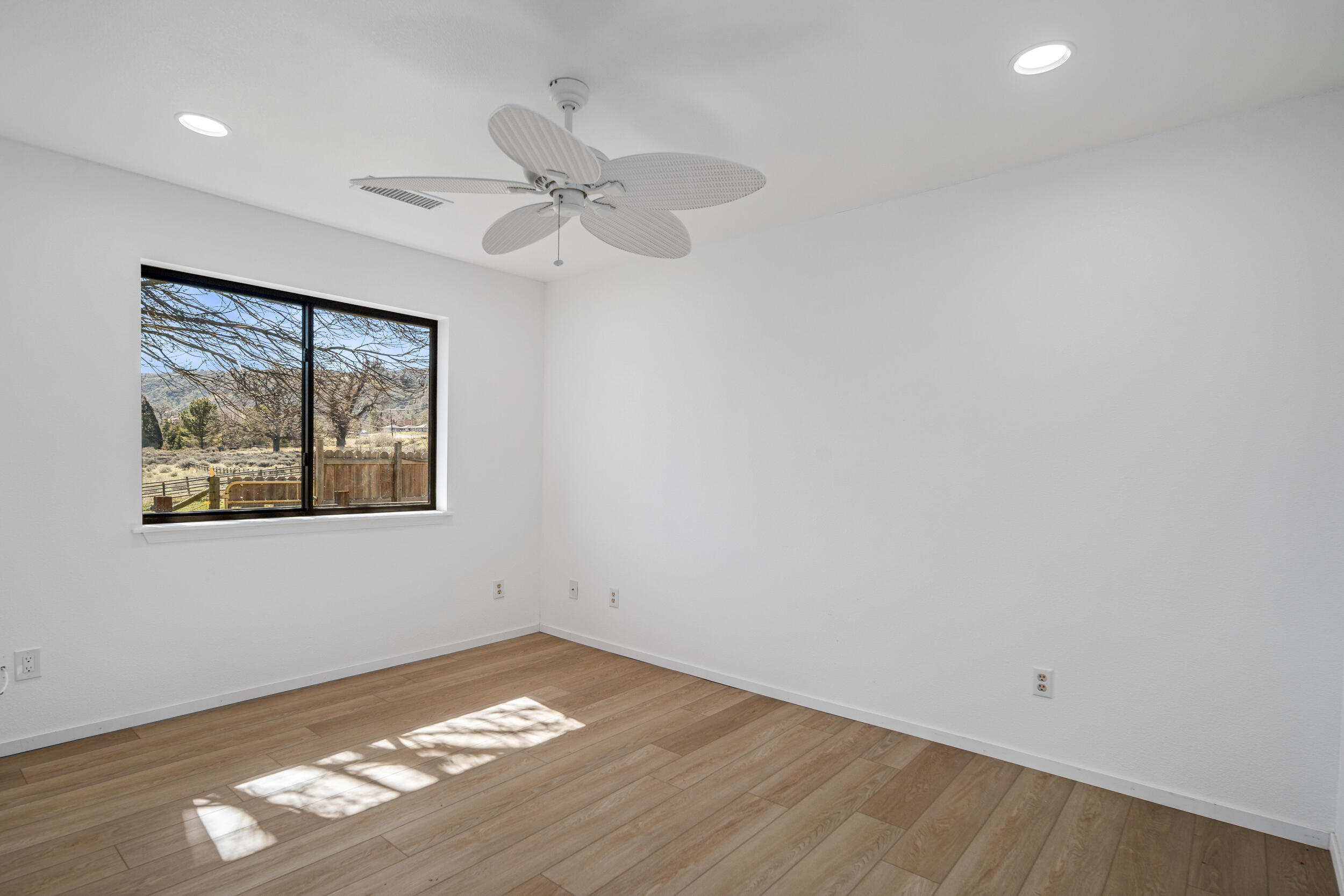 28061 Cumberland Road Tehachapi, CA 93561 - Photo 33 of 48 Cumberland-30