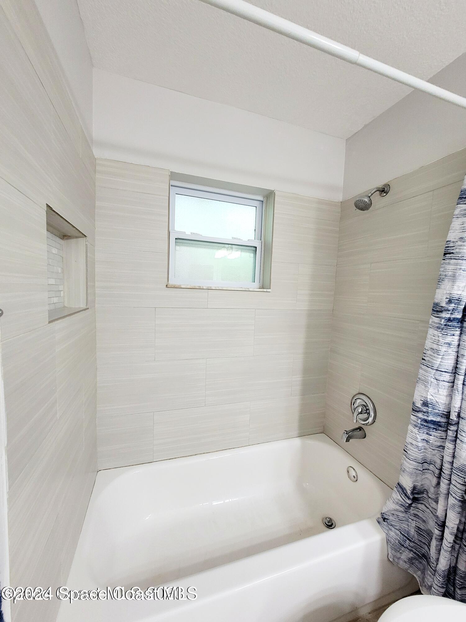 419 Audubon Drive, Unit B Melbourne, FL 32901 - Photo 8 of 11 Bathroom