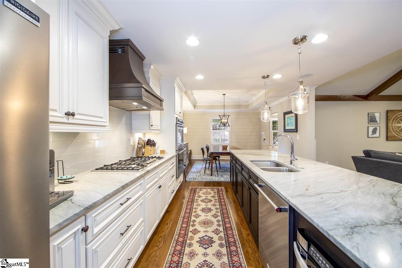 316 Chapman Road Greenville, SC 29605 - Photo 9 of 36 Top of the line stainless appliances