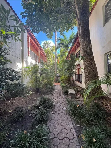 $1,600 | Flamingo-Lummus, Miami Beach, FL 33139