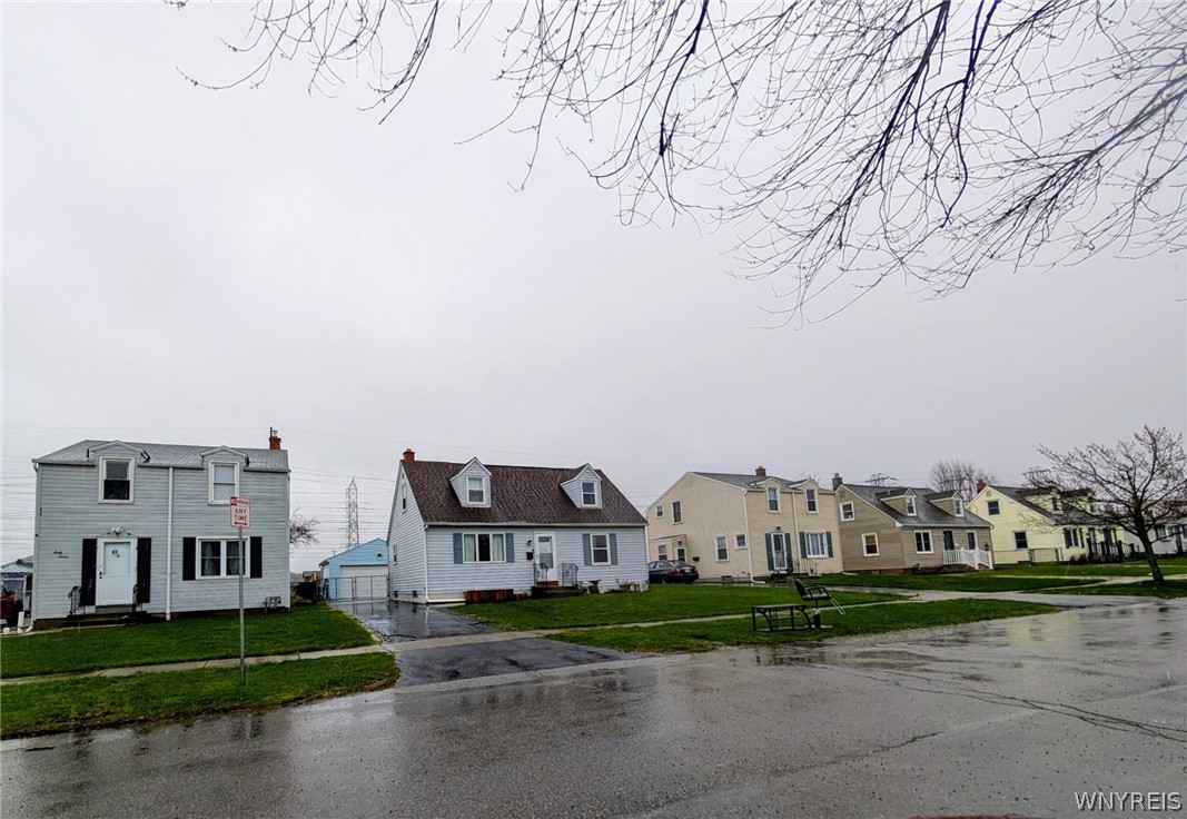 63 St Boniface Road Cheektowaga, NY 14225 - Photo 3 of 29