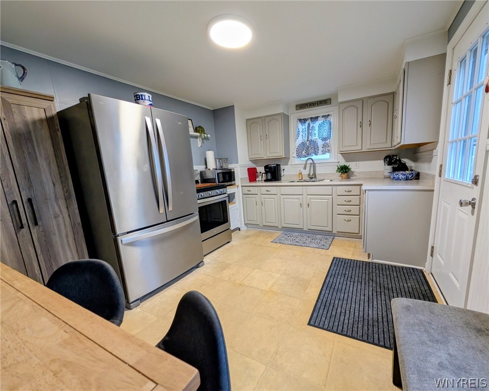63 St Boniface Road Cheektowaga, NY 14225 - Photo 5 of 29