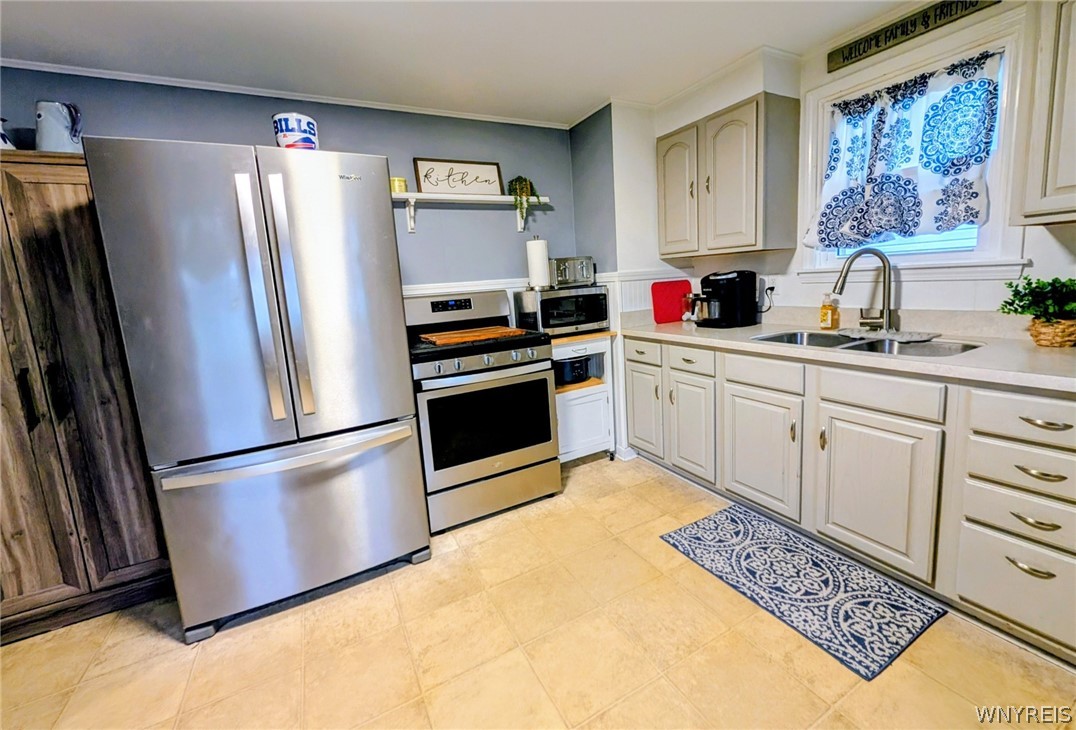 63 St Boniface Road Cheektowaga, NY 14225 - Photo 6 of 29