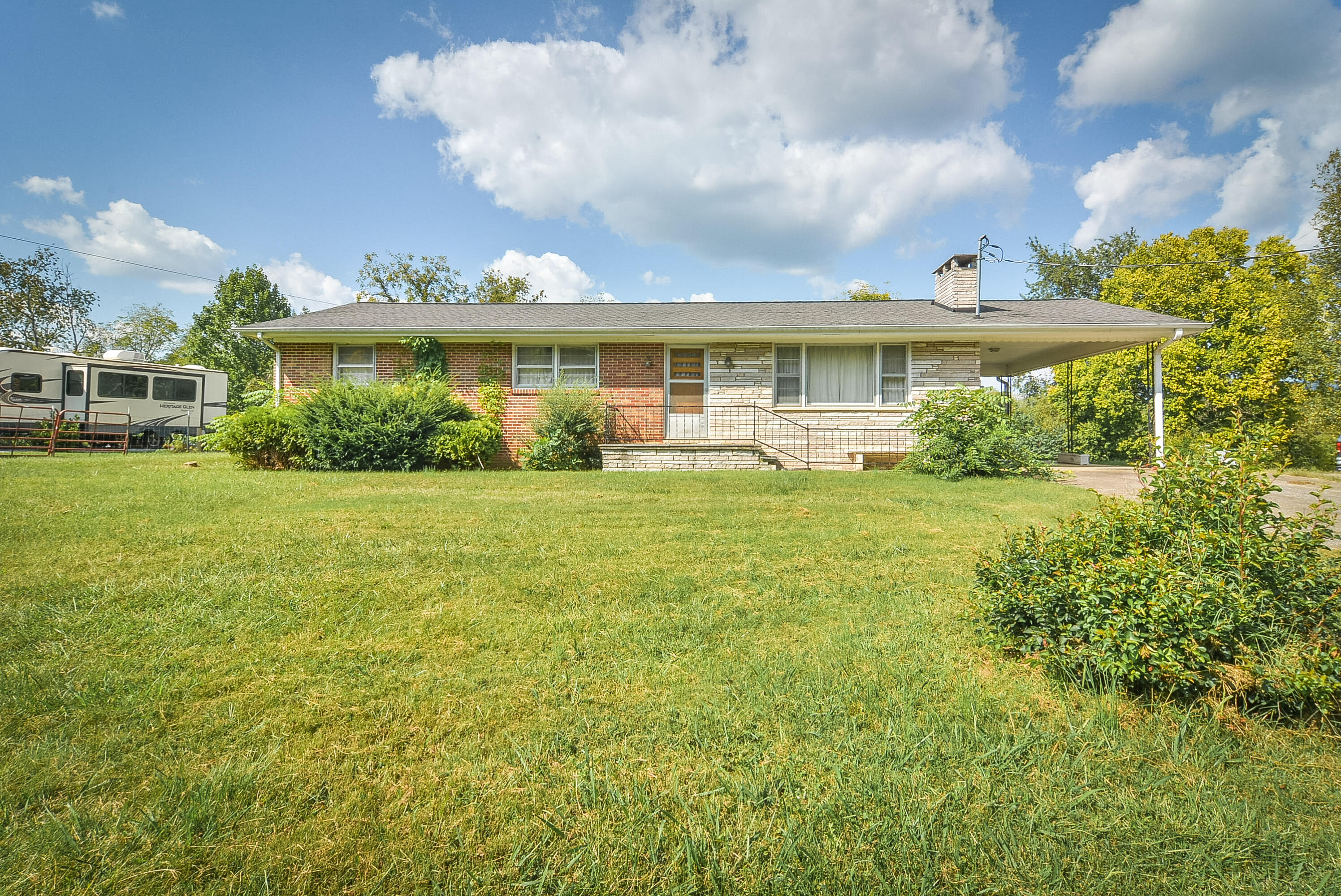 1476 Gap Creek Road Elizabethton, TN 37643 - Photo 2 of 14 TRB_4072