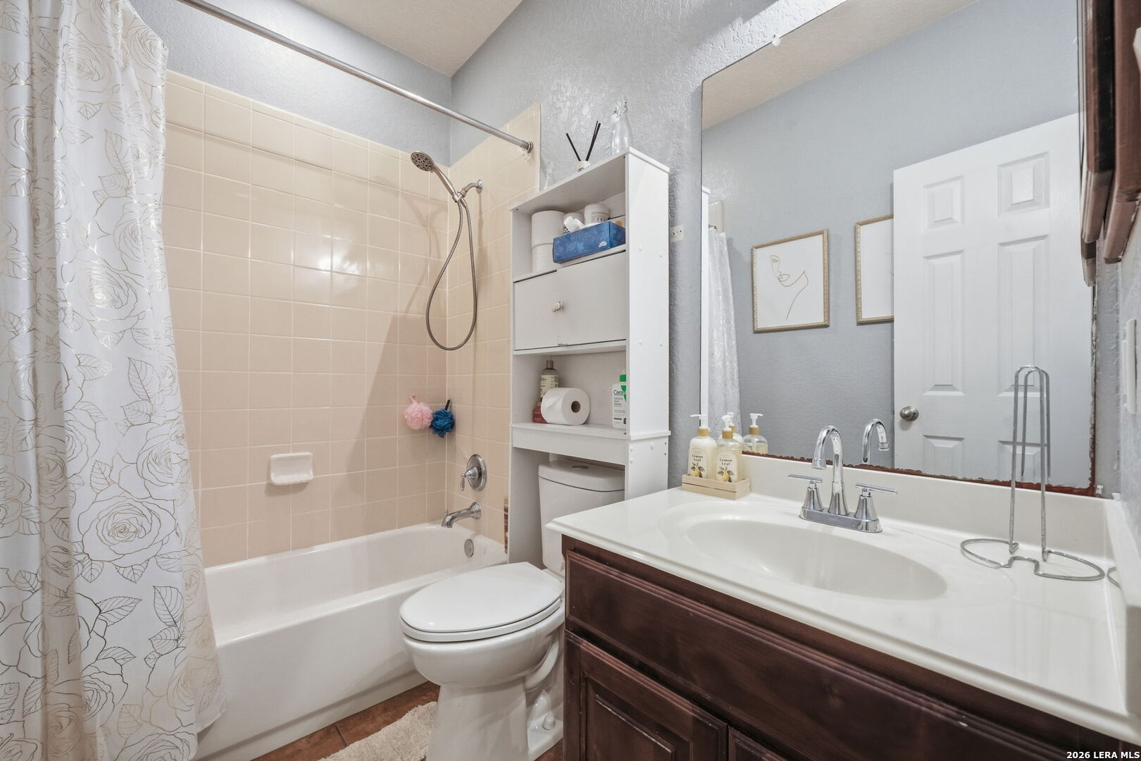 516 Brook Shadow Cibolo, TX 78108 - Photo 30 of 39 a bathroom with a sink toilet vanity and shower