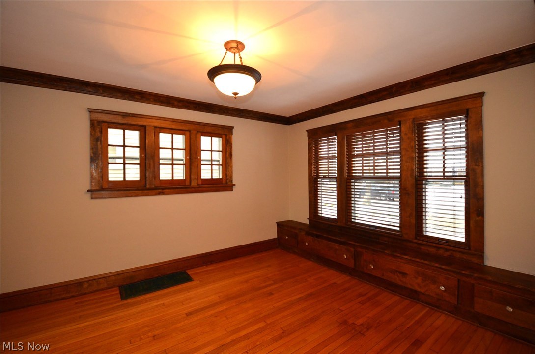 2963 Coleridge Road Cleveland, OH 44118 - Photo 8 of 21
