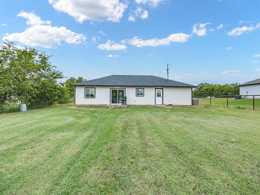106 Edith Street Bowie, TX 76230 - Photo 17 of 19