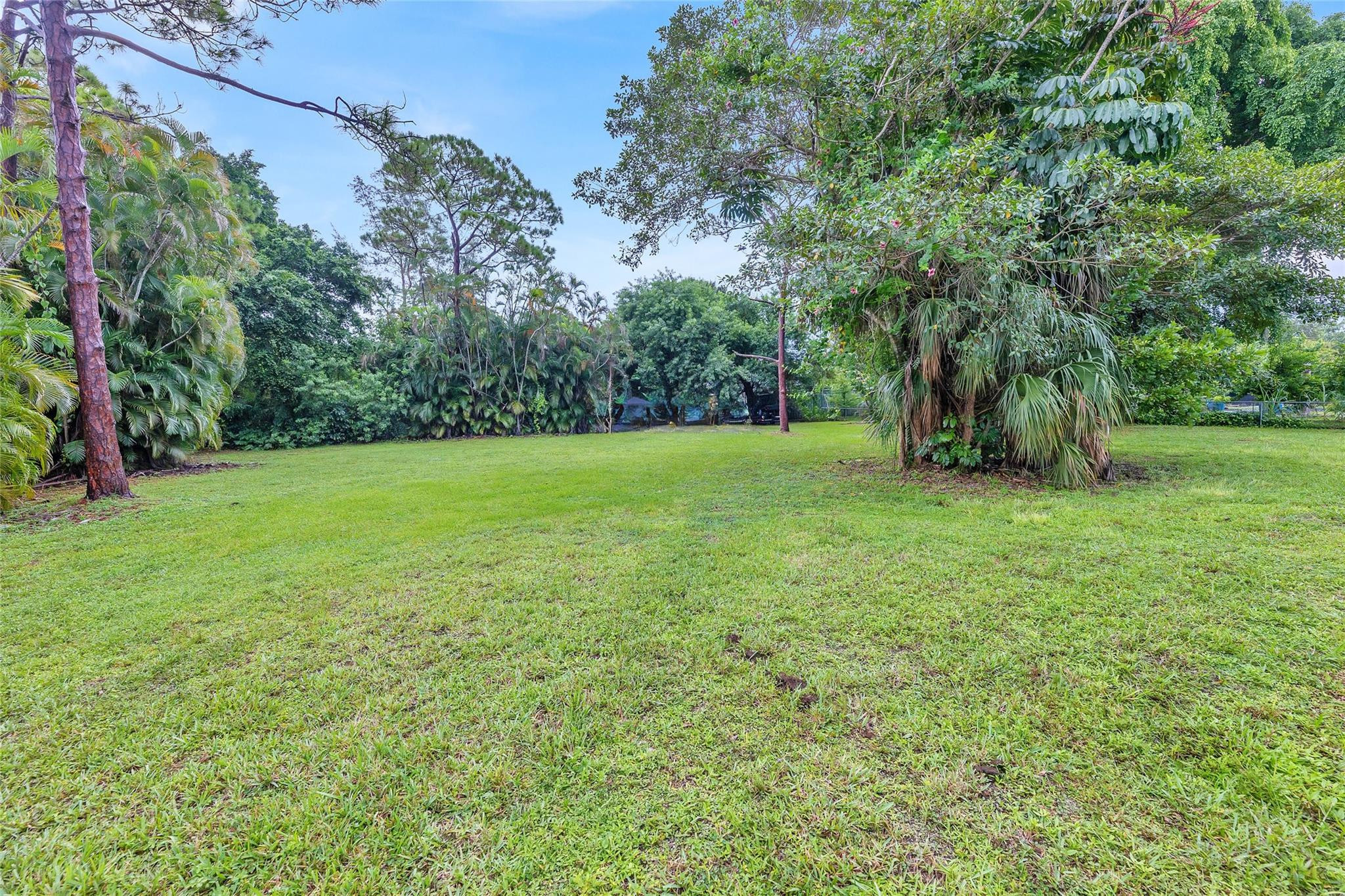 7450 Lyons Road Pompano Beach, FL 33073 - Photo 5 of 31 Photo 5