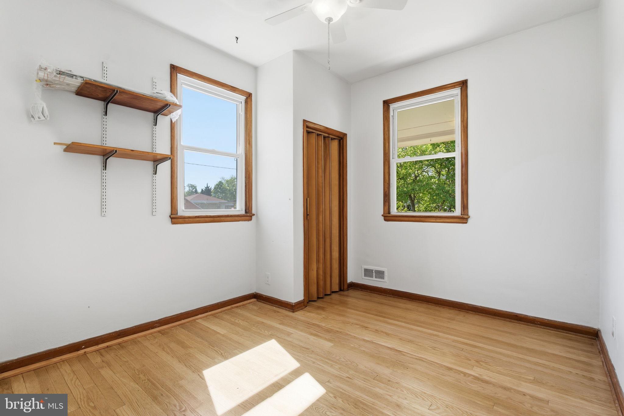 2301 Bayside Drive Baltimore, MD 21221 - Photo 19 of 35 an empty room with a window