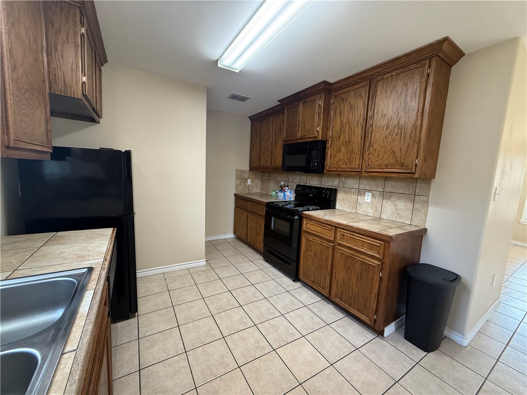 622 Webb Street Corpus Christi, TX 78418 - Photo 8 of 17