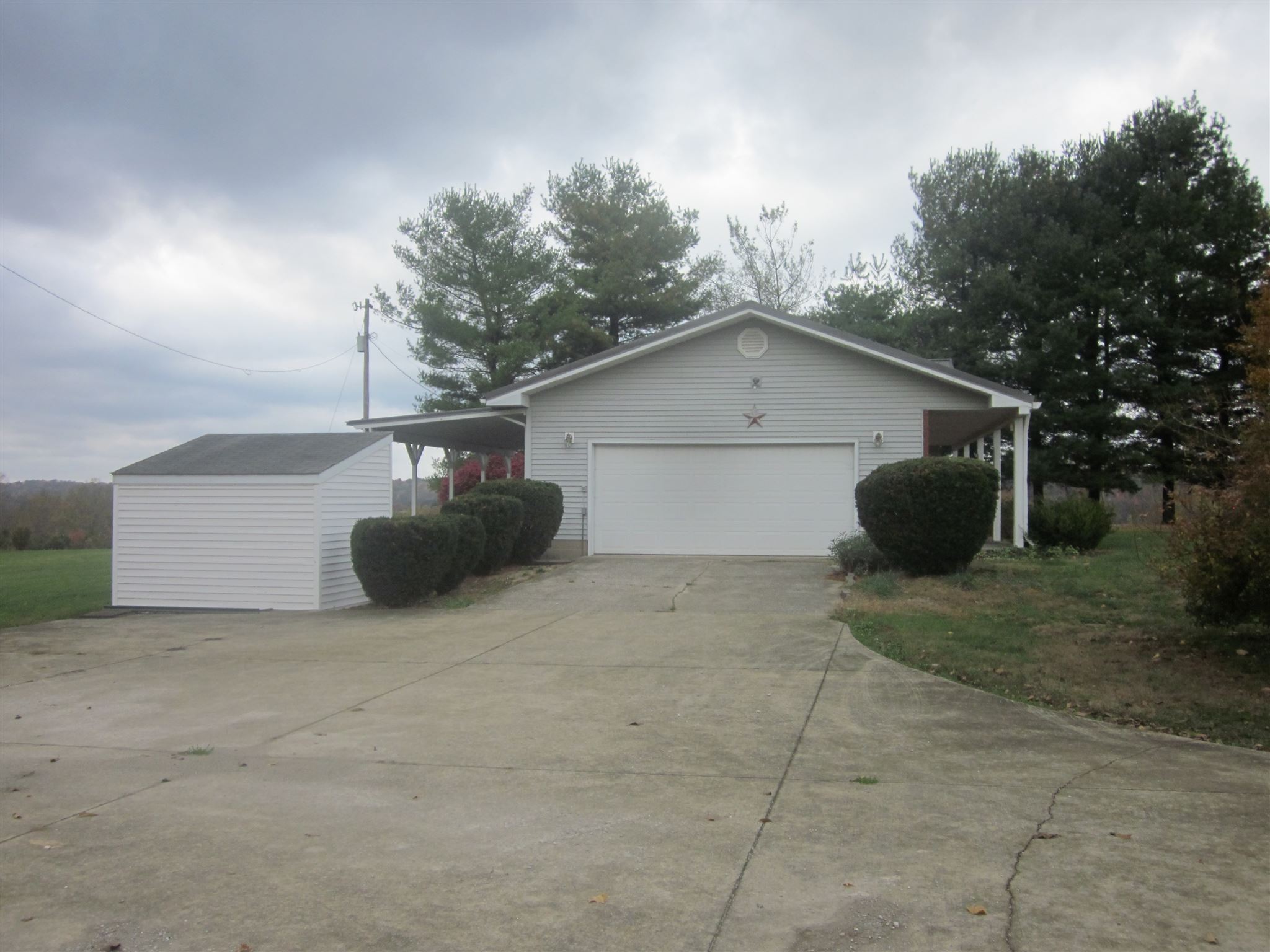 4128 Gilmore Road Spencer, IN 47460 - Photo 3 of 29