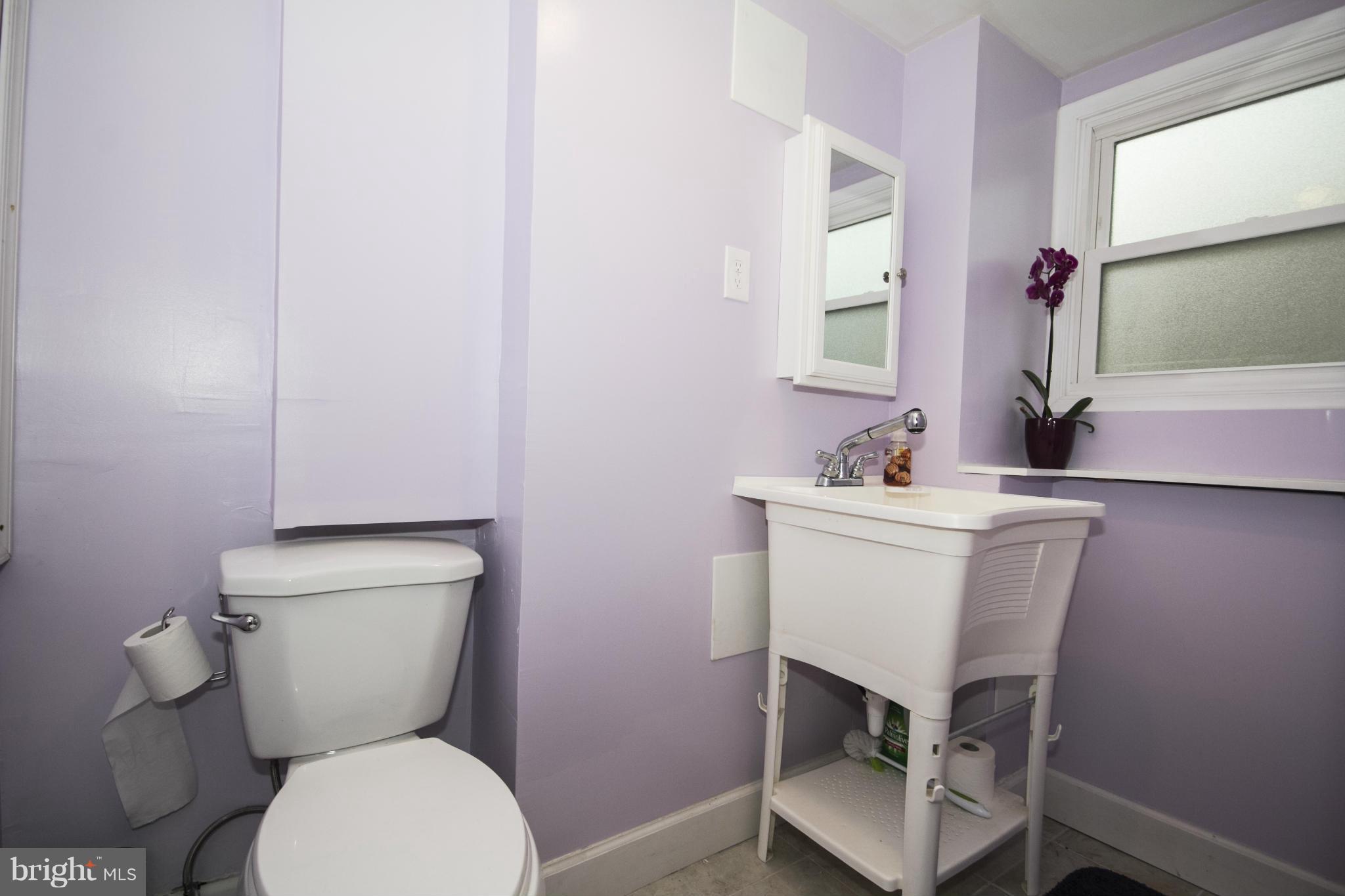 7705 Beekay Road Baltimore, MD 21219 - Photo 14 of 25 Bath