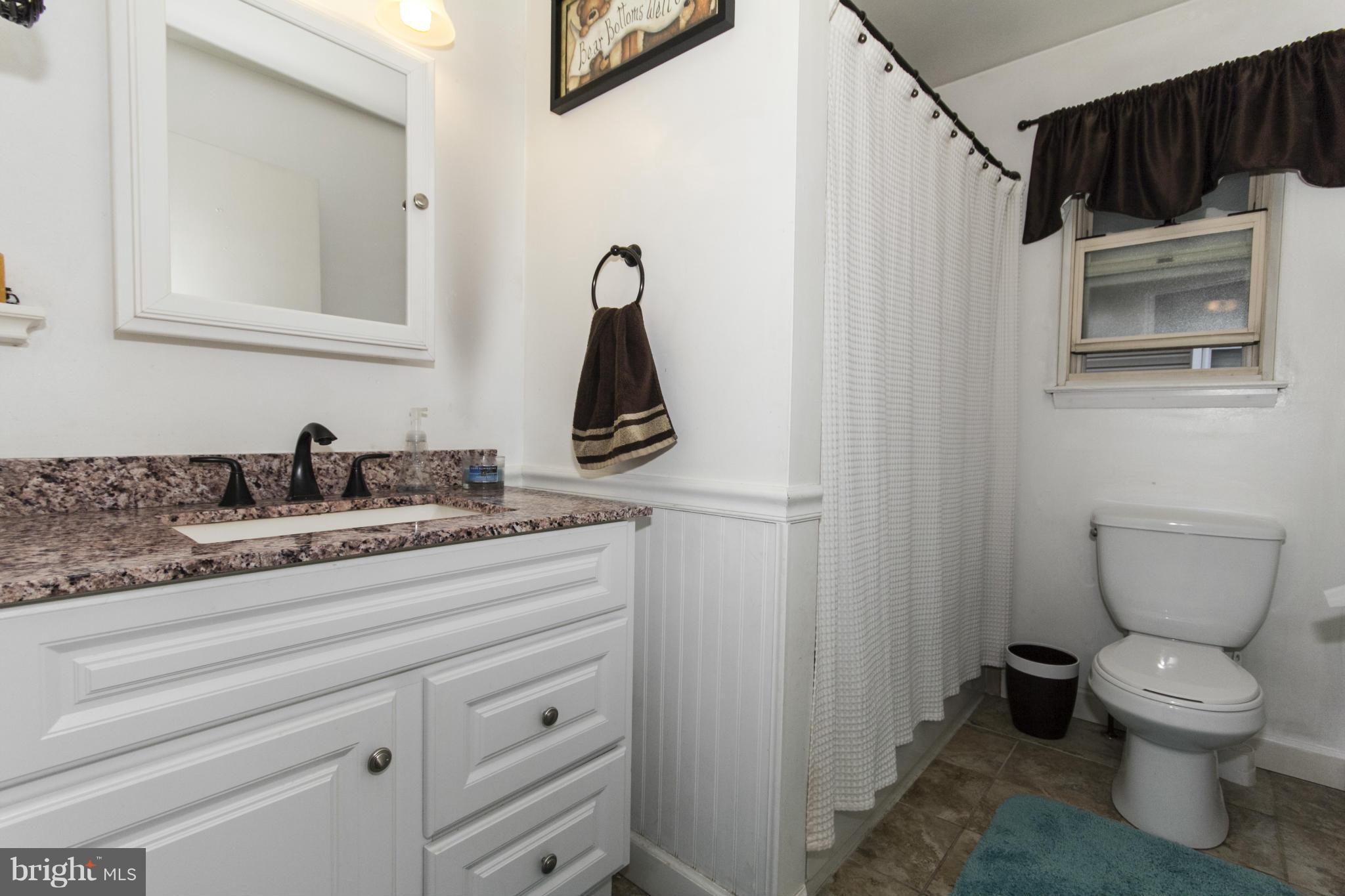 7705 Beekay Road Baltimore, MD 21219 - Photo 20 of 25 Bath (Master)