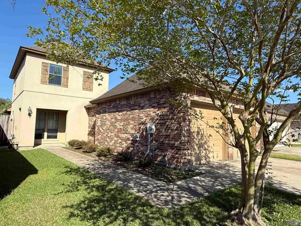 $2,700 | 8017 Seville Court, Baton Rouge, LA 70820