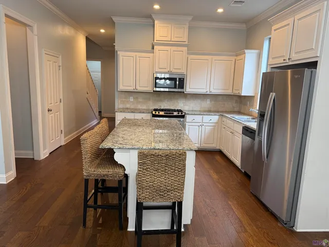 $2,700 | 8017 Seville Court, Baton Rouge, LA 70820