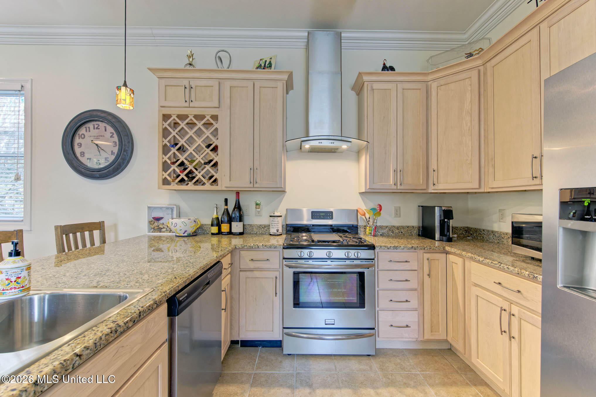 37 Chapel Hill Road Bay St. Louis, MS 39520 - Photo 13 of 44 34Interior02_DxO