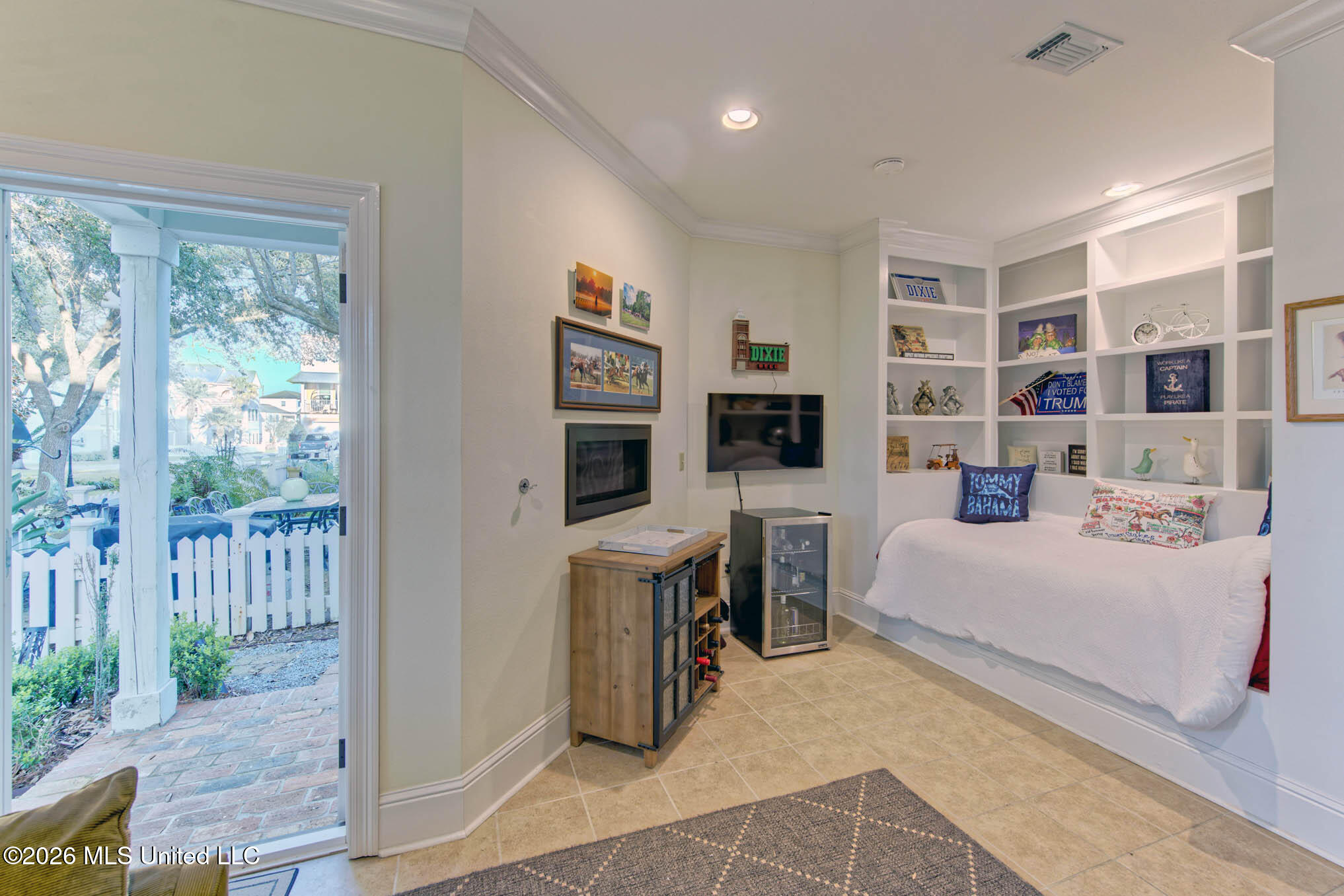 37 Chapel Hill Road Bay St. Louis, MS 39520 - Photo 27 of 44 74Interior02_DxO