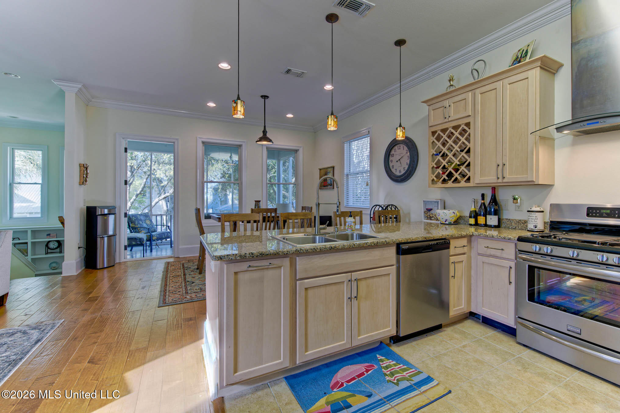 37 Chapel Hill Road Bay St. Louis, MS 39520 - Photo 3 of 44 24Interior02_DxO