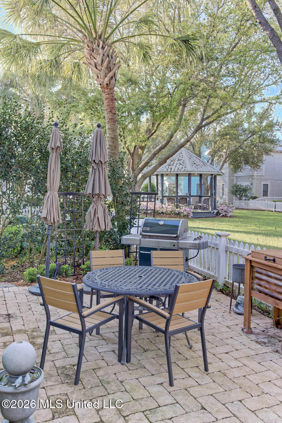 37 Chapel Hill Road Bay St. Louis, MS 39520 - Photo 36 of 44 51Interior02_DxO