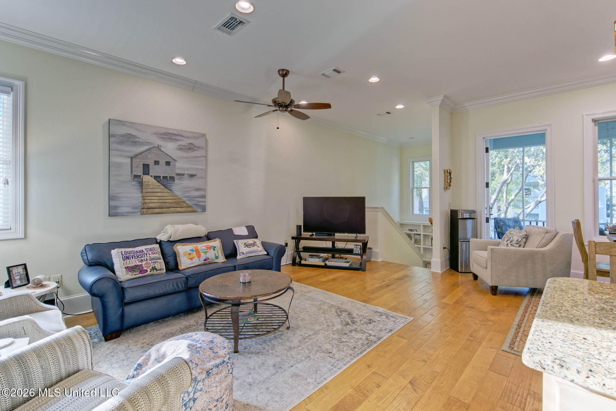 37 Chapel Hill Road Bay St. Louis, MS 39520 - Photo 6 of 44 59Interior02_DxO