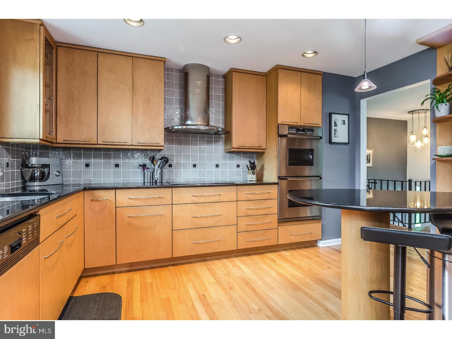 31 Van Kirk Road Lawrence Township, NJ 08648 - Photo 5 of 21 Kitchen