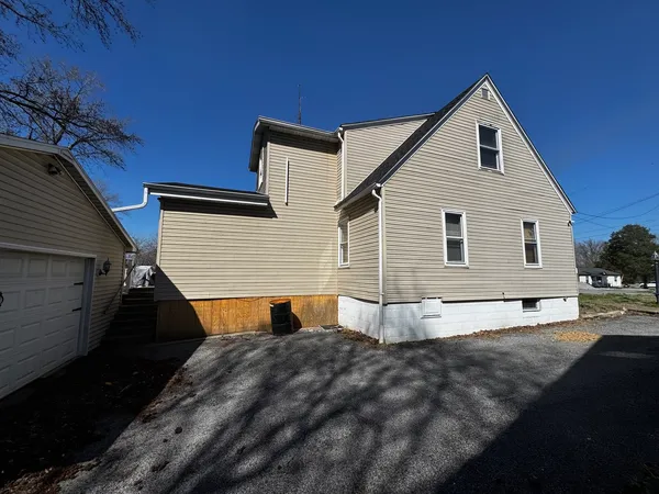 $159,900 | 517 North Vine Street, Du Quoin, IL 62832
