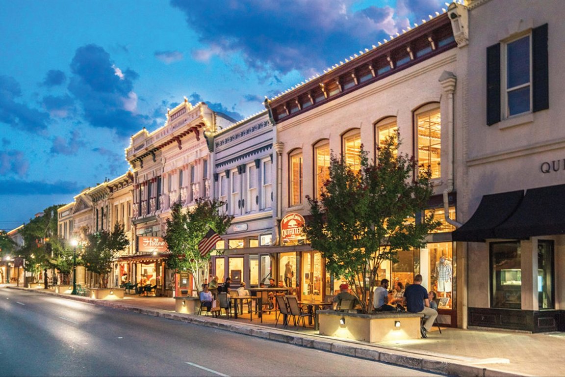 524 Highland Spring Lane Georgetown, TX 78633 - Photo 37 of 39 a front view of a building with street view