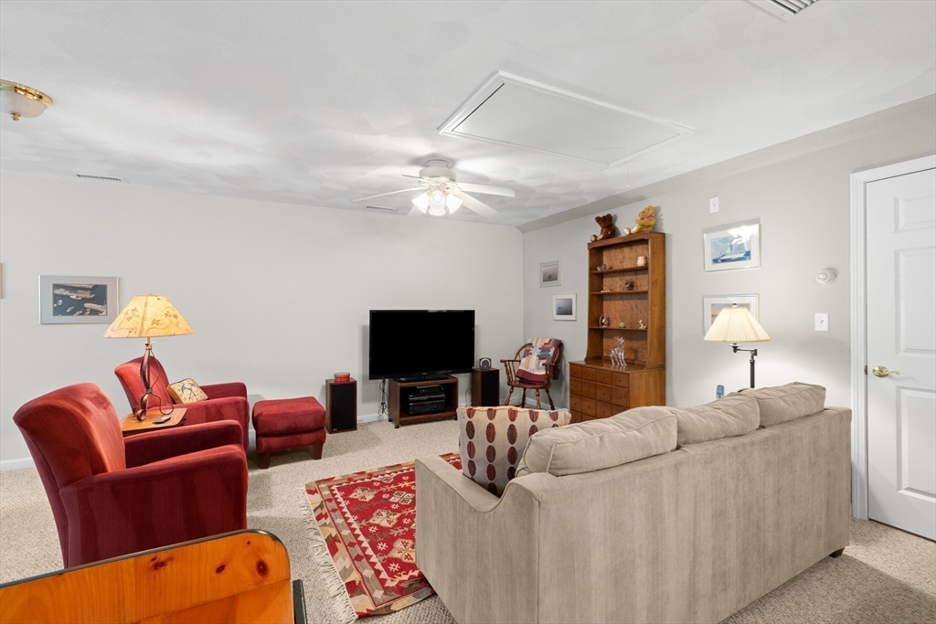 7 Raymond Court, Unit 7 Georgetown, MA 01833 - Photo 19 of 31