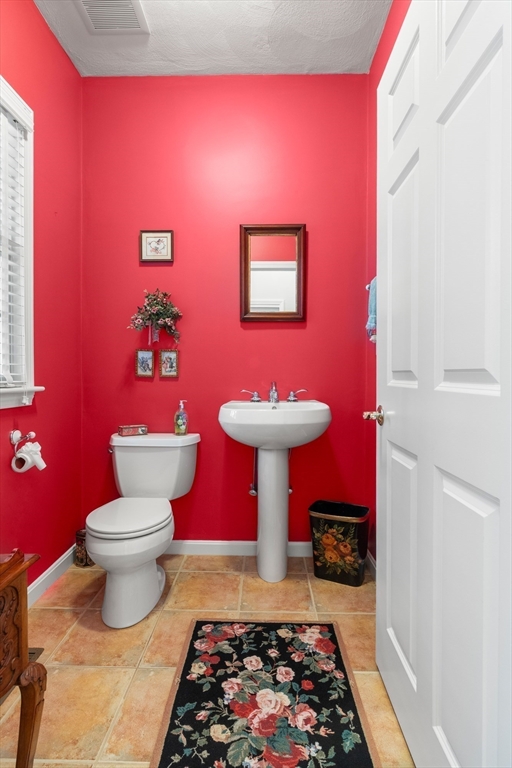 7 Raymond Court, Unit 7 Georgetown, MA 01833 - Photo 5 of 31