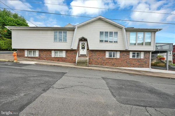 $199,900 | 500 West Lloyd Street, Shenandoah, PA 17976