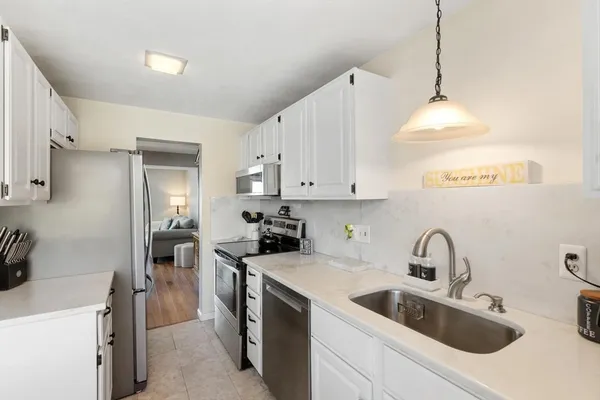 $3,600 | 320 Newbury Street, Unit 507, Danvers, MA 01923