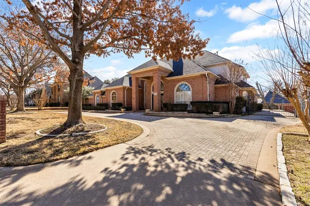 $949,000 | 3301 Queensbury Way West, Colleyville, TX 76034