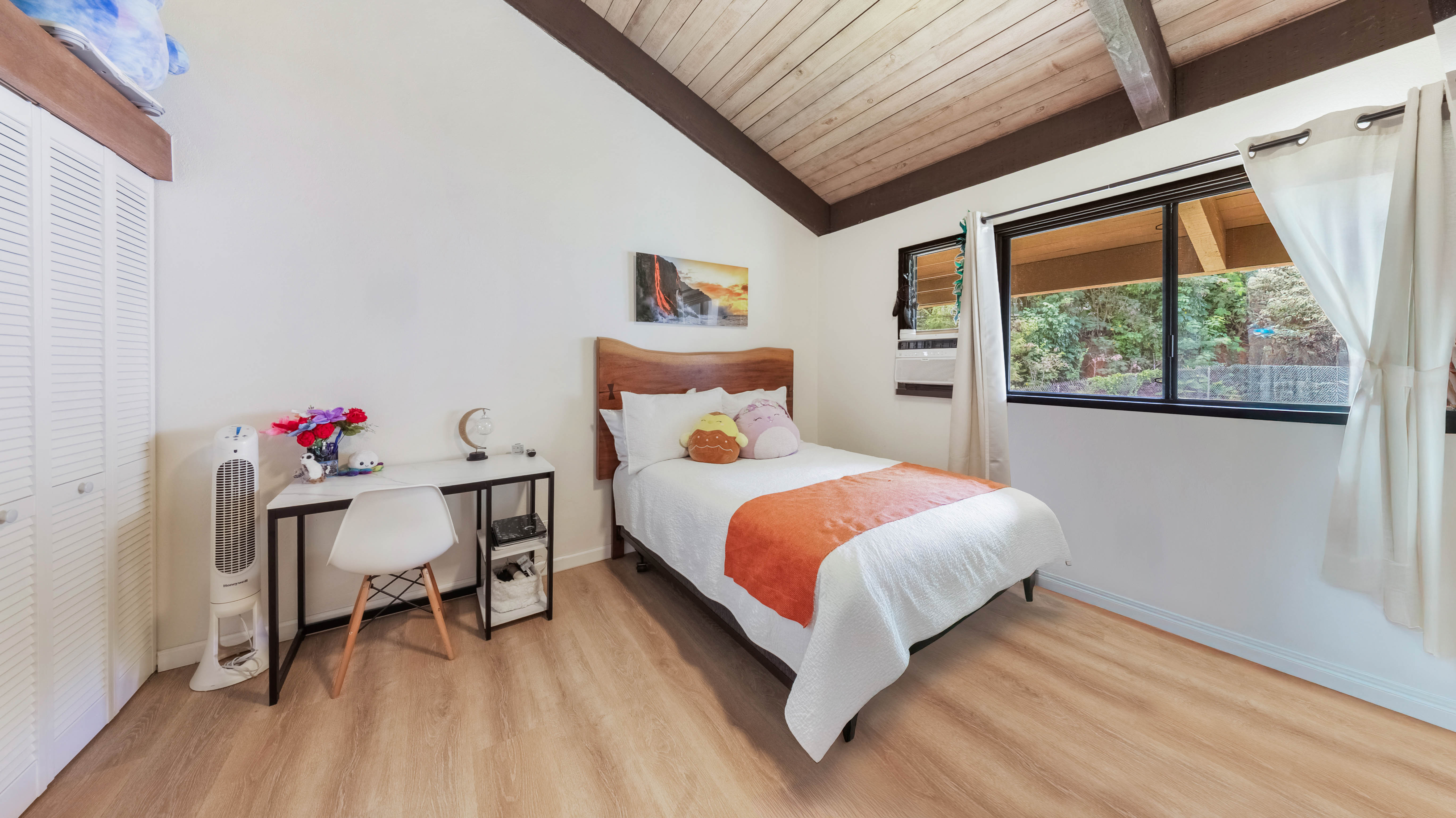 4701 Kawaihau Road, Unit L201 Kapaa, HI 96746 - Photo 14 of 29 a bed room with a bed and a table
