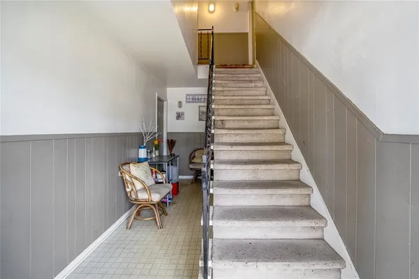 a view of entryway and hall