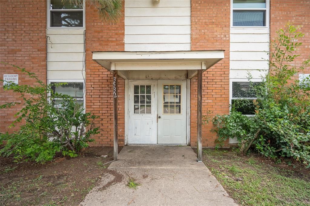 3532 Midwest Drive, Unit B Bryan, TX 77802 - Photo 20 of 21 a view of a house with a yard and potted plants