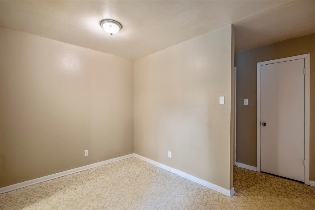 3532 Midwest Drive, Unit B Bryan, TX 77802 - Photo 9 of 21 a view of an empty room